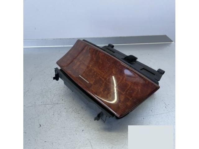 bontott MERCEDES-BENZ C-CLASS Első Hamutartó