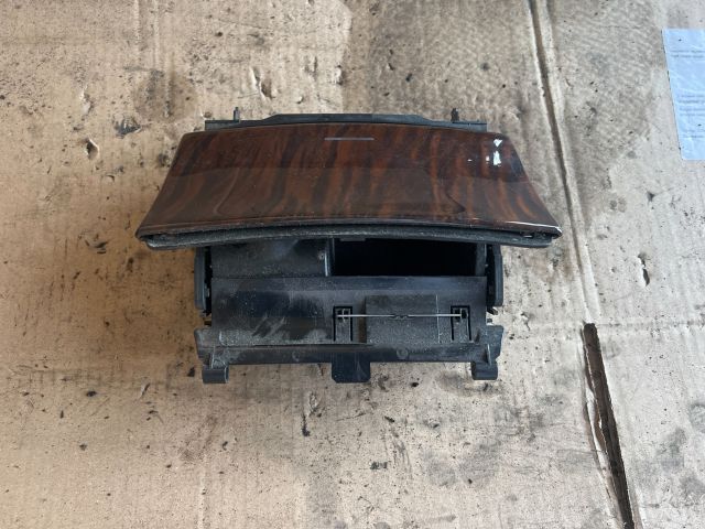 bontott MERCEDES-BENZ C-CLASS Első Hamutartó