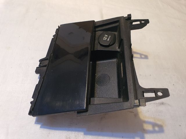 bontott MERCEDES-BENZ C-CLASS Első Hamutartó