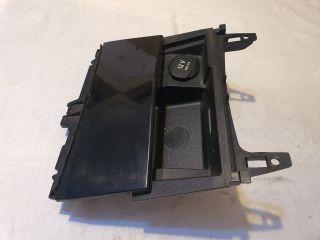 bontott MERCEDES-BENZ C-CLASS Első Hamutartó