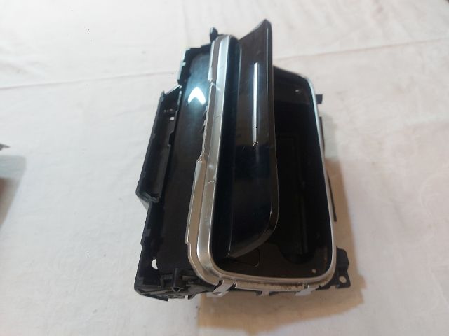 bontott MERCEDES-BENZ C-CLASS Első Hamutartó