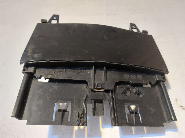 bontott MERCEDES-BENZ C-CLASS Első Hamutartó