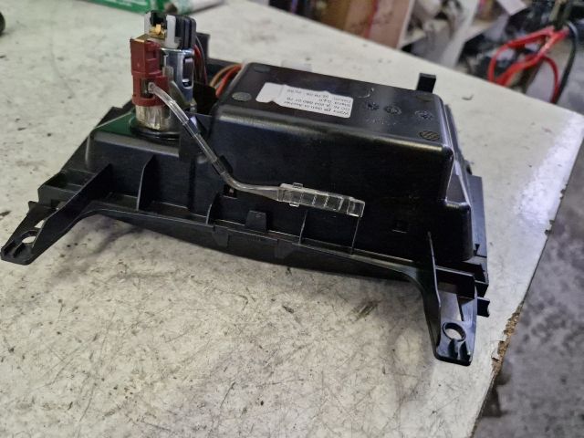 bontott MERCEDES-BENZ C-CLASS Első Hamutartó