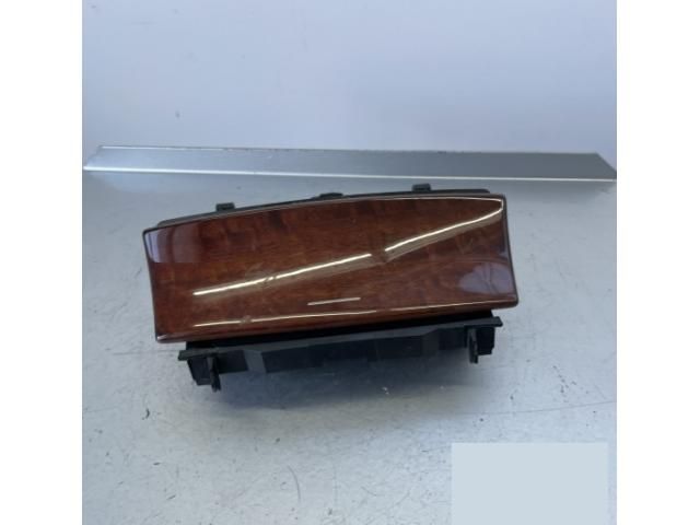 bontott MERCEDES-BENZ C-CLASS Első Hamutartó