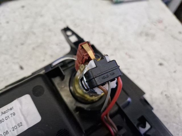 bontott MERCEDES-BENZ C-CLASS Első Hamutartó