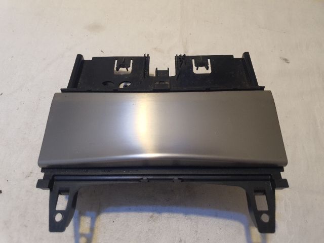 bontott MERCEDES-BENZ C-CLASS Első Hamutartó