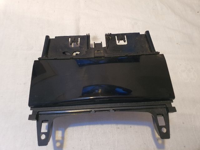 bontott MERCEDES-BENZ C-CLASS Első Hamutartó