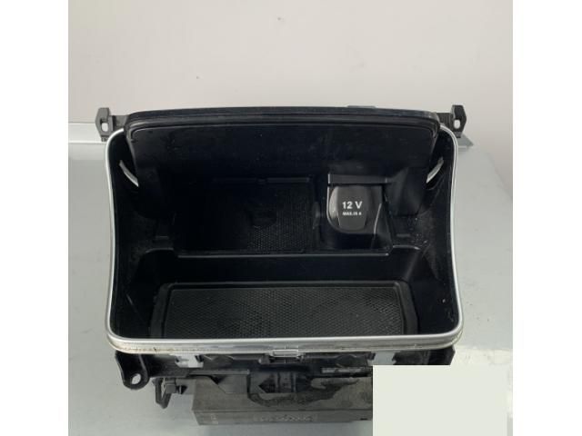 bontott MERCEDES-BENZ C-CLASS Első Hamutartó