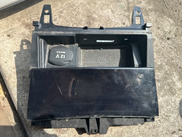 bontott MERCEDES-BENZ C-CLASS Első Hamutartó