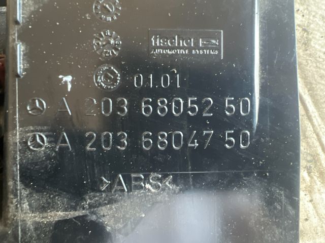 bontott MERCEDES-BENZ C-CLASS Első Hamutartó