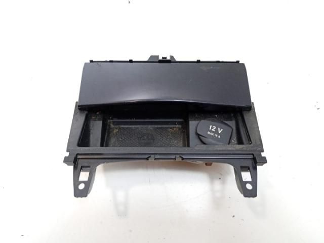 bontott MERCEDES-BENZ C-CLASS Első Hamutartó