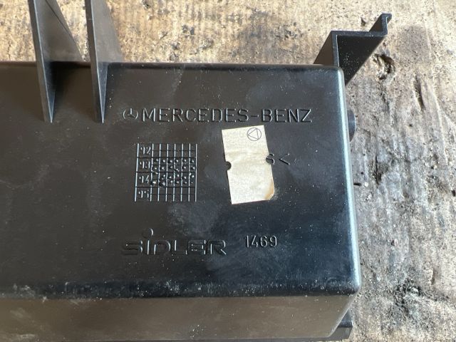 bontott MERCEDES-BENZ C-CLASS Első Hamutartó