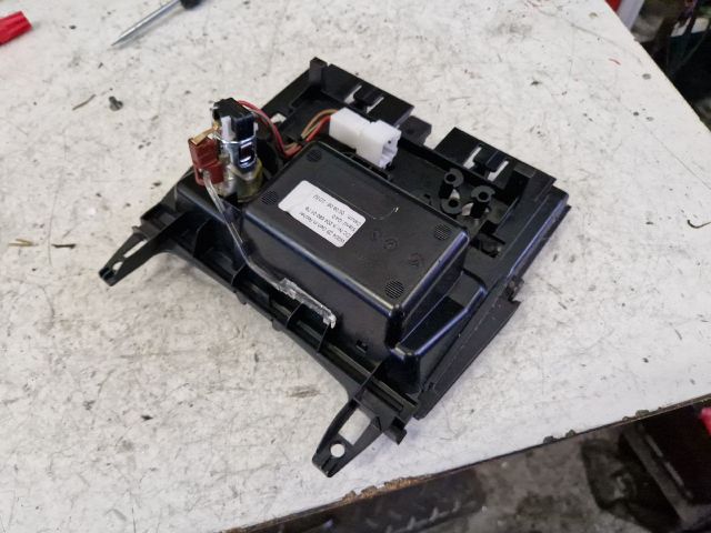 bontott MERCEDES-BENZ C-CLASS Első Hamutartó