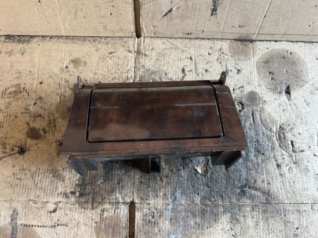 bontott MERCEDES-BENZ C-CLASS Első Hamutartó