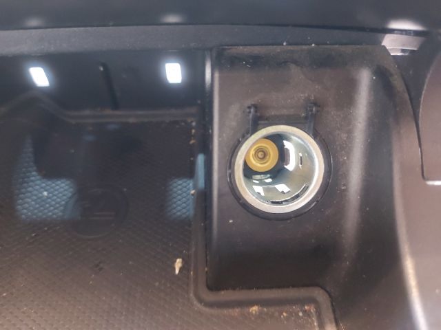 bontott MERCEDES-BENZ C-CLASS Első Hamutartó