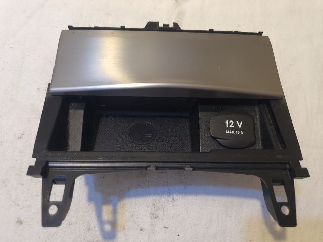 bontott MERCEDES-BENZ C-CLASS Első Hamutartó