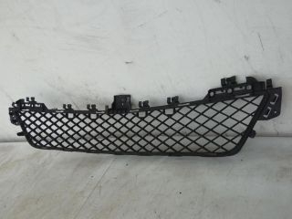 bontott MERCEDES-BENZ C-CLASS Első Lökhárító Alsó Középső Díszrács