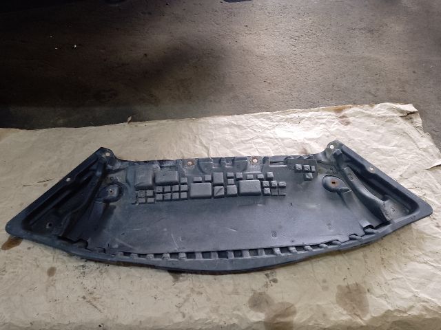 bontott MERCEDES-BENZ C-CLASS Első Lökhárító Alsó (Műanyag)