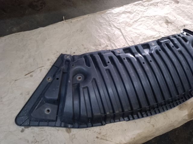 bontott MERCEDES-BENZ C-CLASS Első Lökhárító Alsó (Műanyag)