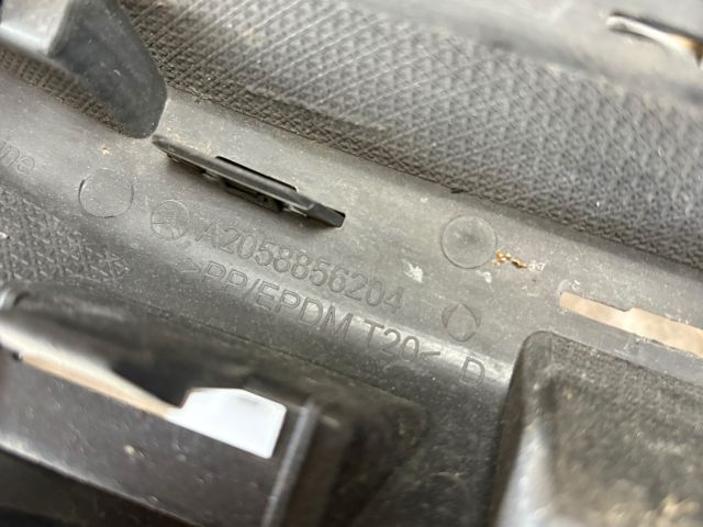 bontott MERCEDES-BENZ C-CLASS Első Lökhárító Alsó (Műanyag)