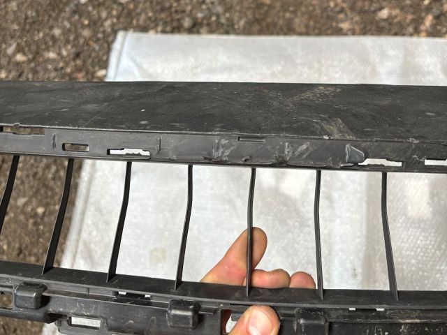 bontott MERCEDES-BENZ C-CLASS Első Lökhárító Alsó (Műanyag)