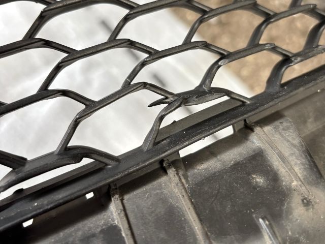 bontott MERCEDES-BENZ C-CLASS Első Lökhárító Alsó (Műanyag)