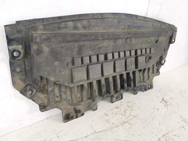 bontott MERCEDES-BENZ C-CLASS Első Lökhárító Alsó Tálca