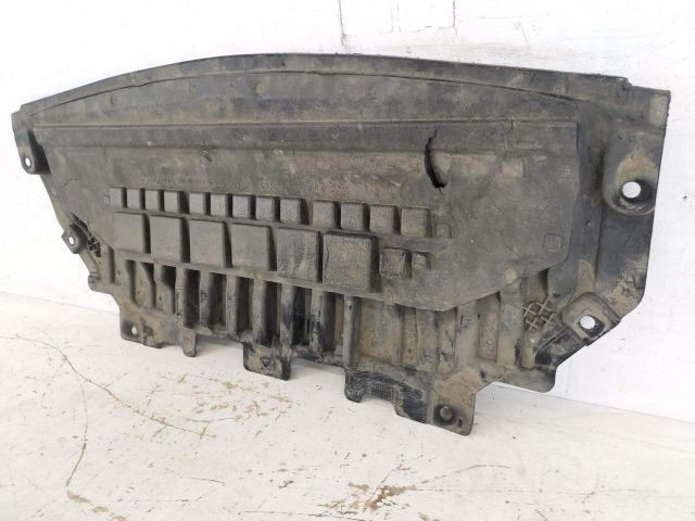 bontott MERCEDES-BENZ C-CLASS Első Lökhárító Alsó Tálca