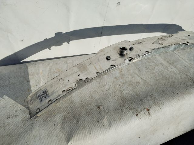 bontott MERCEDES-BENZ C-CLASS Első Lökhárító Merevítő (Fém)