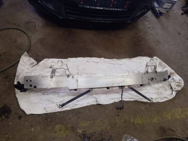 bontott MERCEDES-BENZ C-CLASS Első Lökhárító Merevítő (Fém)