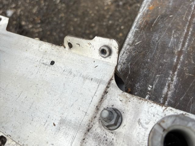 bontott MERCEDES-BENZ C-CLASS Első Lökhárító Merevítő (Fém)