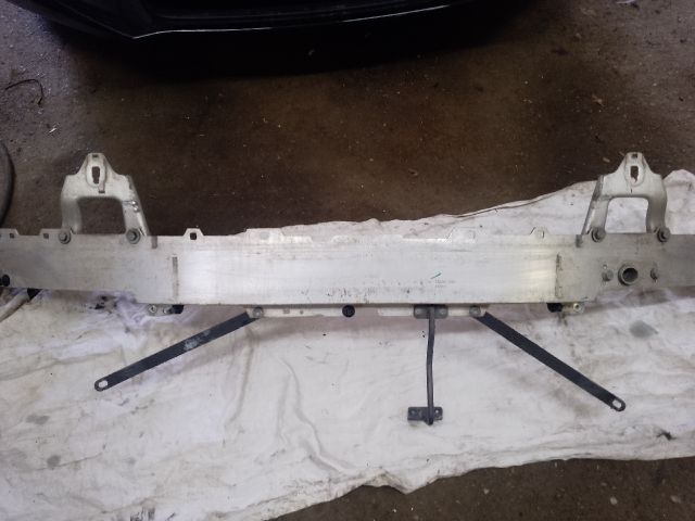 bontott MERCEDES-BENZ C-CLASS Első Lökhárító Merevítő (Fém)