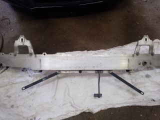 bontott MERCEDES-BENZ C-CLASS Első Lökhárító Merevítő (Fém)