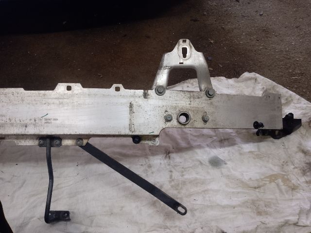 bontott MERCEDES-BENZ C-CLASS Első Lökhárító Merevítő (Fém)