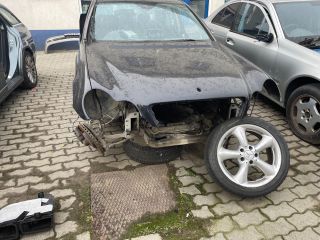 bontott MERCEDES-BENZ C-CLASS Első Lökhárító (Részeivel)