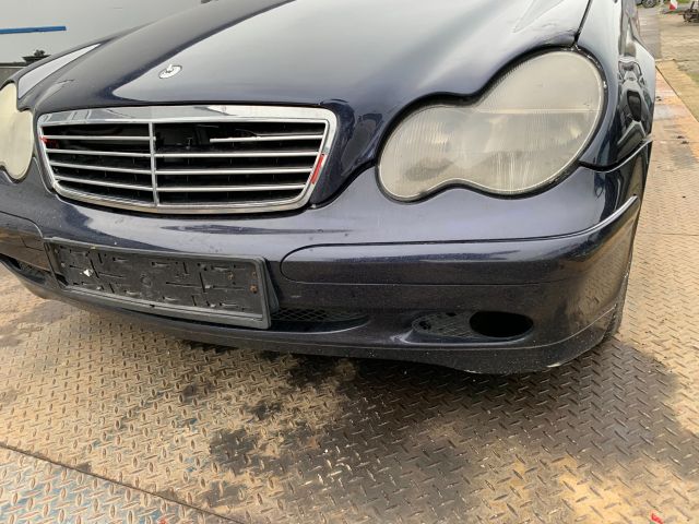 bontott MERCEDES-BENZ C-CLASS Első Lökhárító (Részeivel)