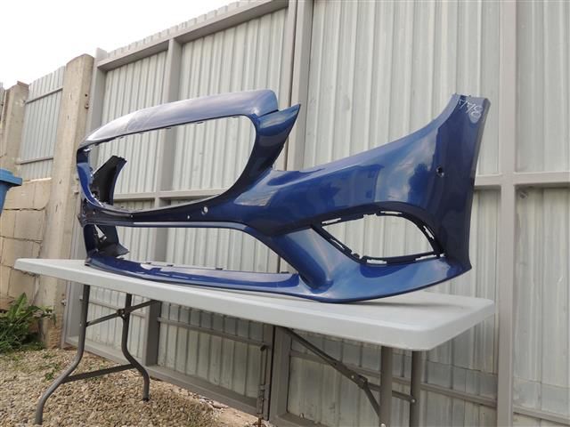 bontott MERCEDES-BENZ C-CLASS Első Lökhárító (Részeivel)