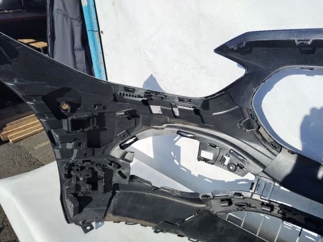 bontott MERCEDES-BENZ C-CLASS Első Lökhárító (Üresen)