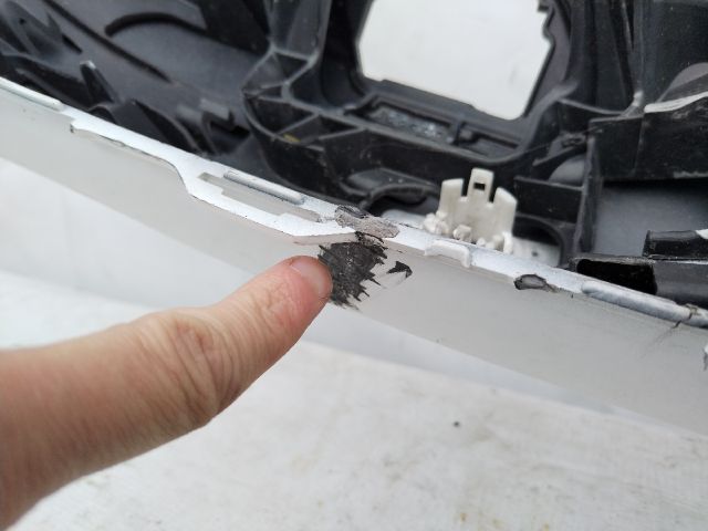 bontott MERCEDES-BENZ C-CLASS Első Lökhárító (Üresen)