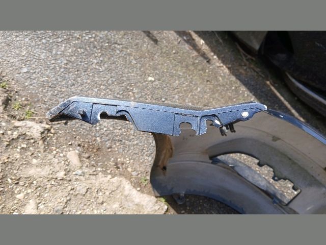 bontott MERCEDES-BENZ C-CLASS Első Lökhárító (Üresen)