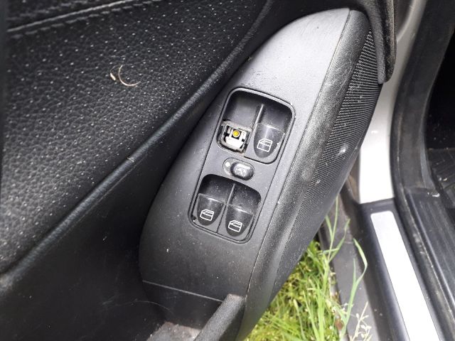 bontott MERCEDES-BENZ C-CLASS Első Lökhárító (Üresen)