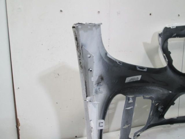 bontott MERCEDES-BENZ C-CLASS Első Lökhárító (Üresen)