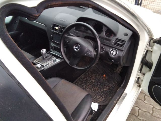 bontott MERCEDES-BENZ C-CLASS Első Lökhárító (Üresen)