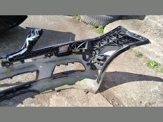 bontott MERCEDES-BENZ C-CLASS Első Lökhárító (Üresen)