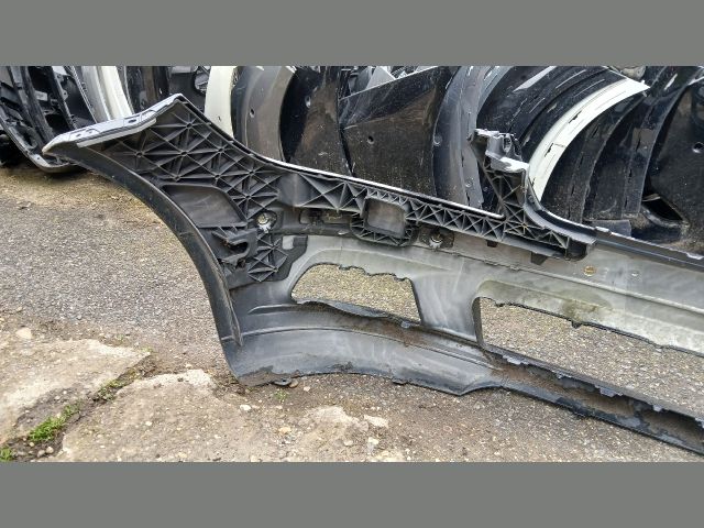 bontott MERCEDES-BENZ C-CLASS Első Lökhárító (Üresen)