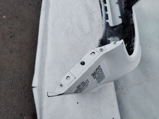 bontott MERCEDES-BENZ C-CLASS Első Lökhárító (Üresen)