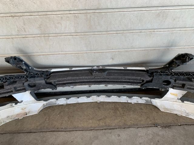 bontott MERCEDES-BENZ C-CLASS Első Lökhárító (Üresen)