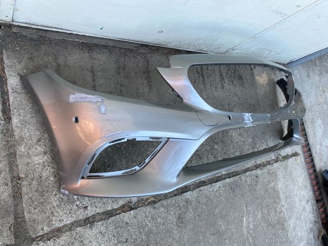 bontott MERCEDES-BENZ C-CLASS Első Lökhárító (Üresen)