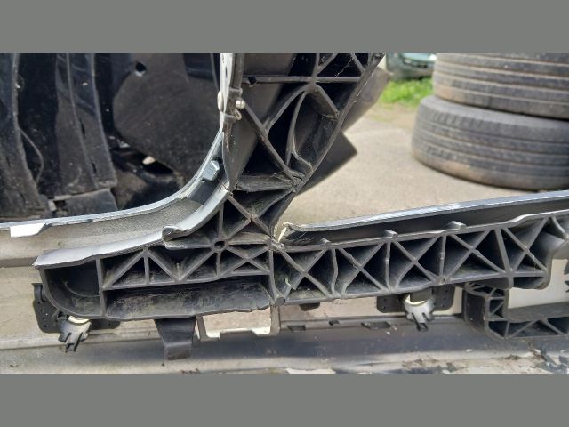 bontott MERCEDES-BENZ C-CLASS Első Lökhárító (Üresen)