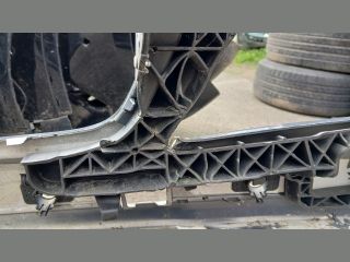 bontott MERCEDES-BENZ C-CLASS Első Lökhárító (Üresen)